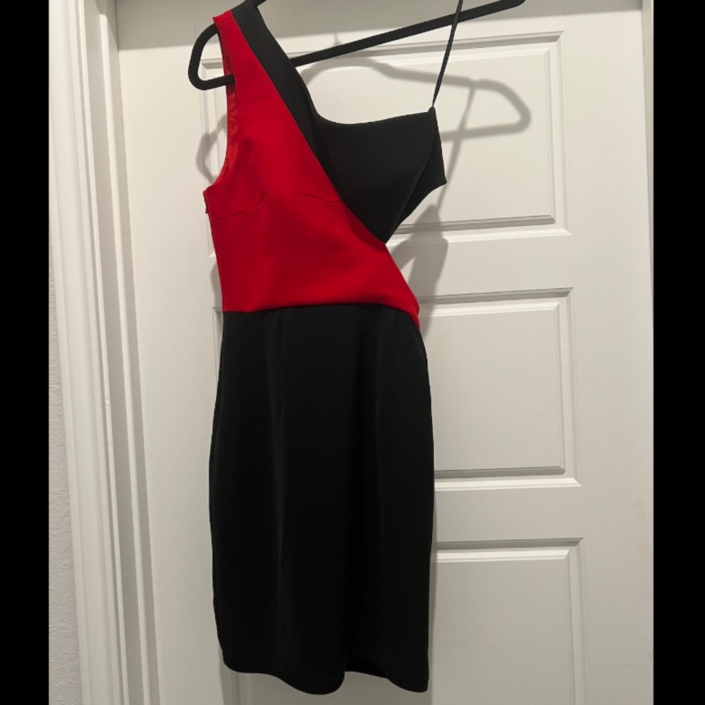 Black Halo- red and black cocktail dress. Size 4 - Picture 3 of 5